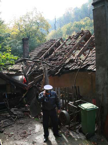 casa distrusa castan